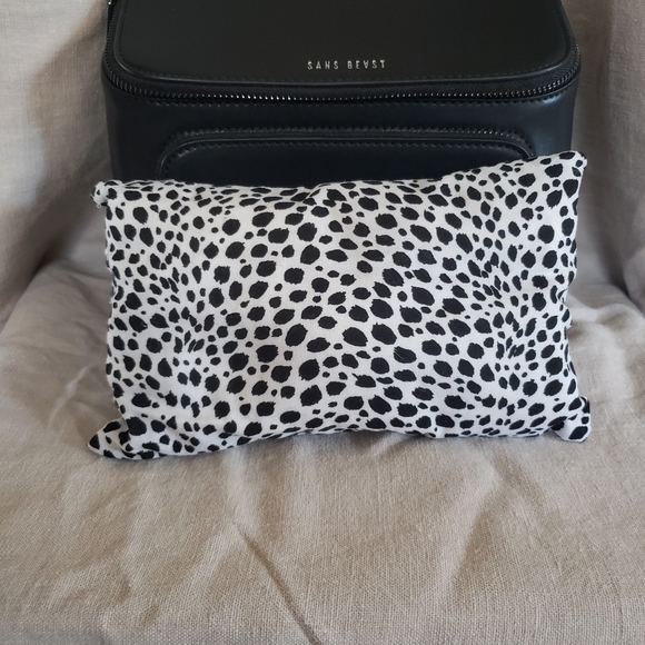 Sans Beast Petite Liason Cross Body Bag - Picture 9 of 9